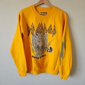 Def leopard Merch sweater yellow small